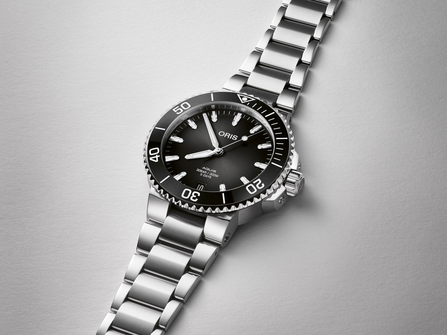 Oris Aquis date Calibre 400 Black