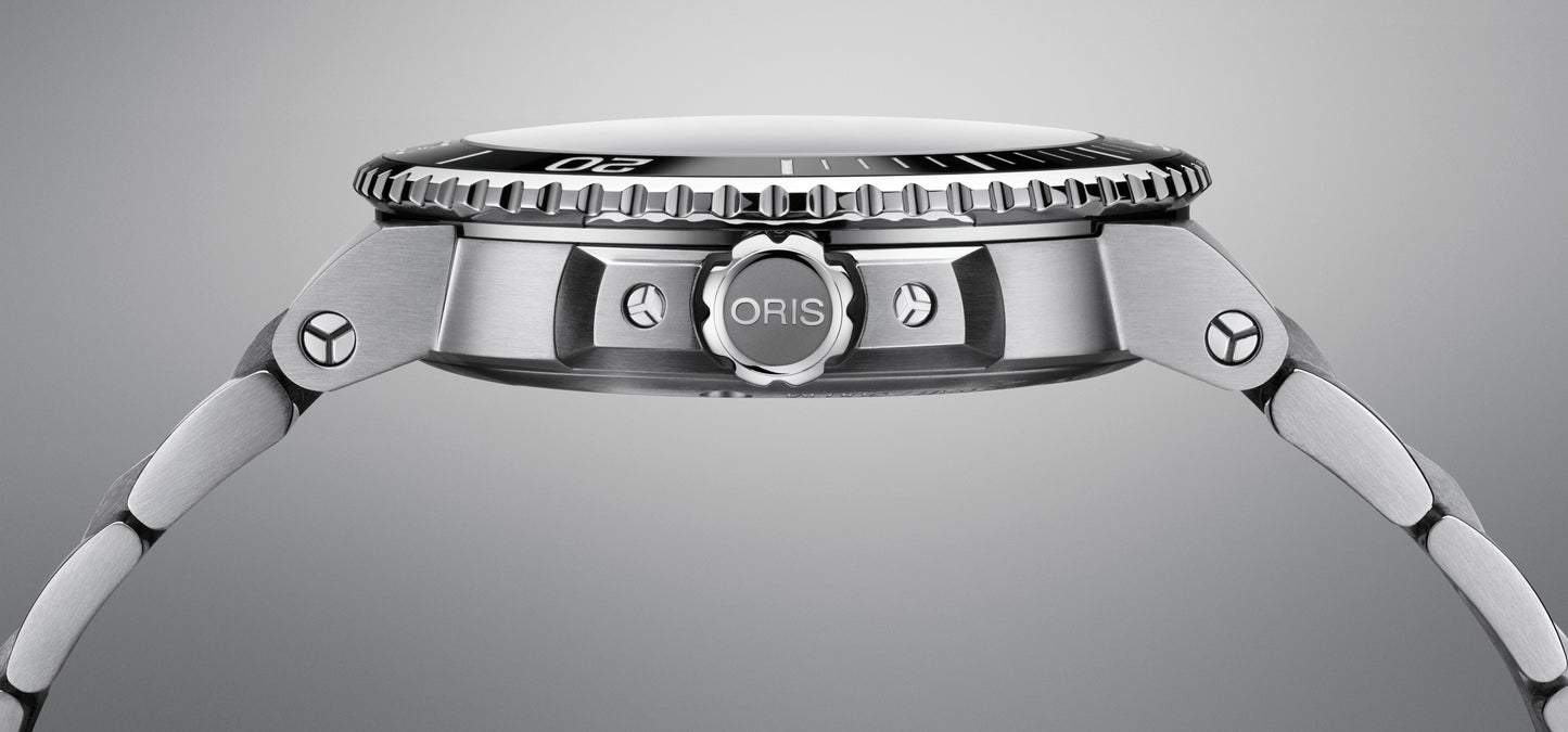 Oris Aquis date Calibre 400 Black