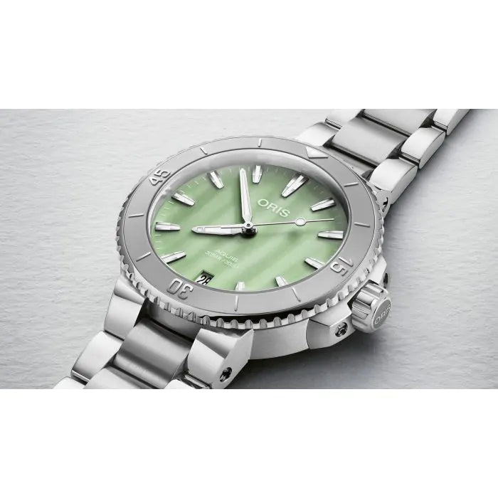 Oris Aquis Date