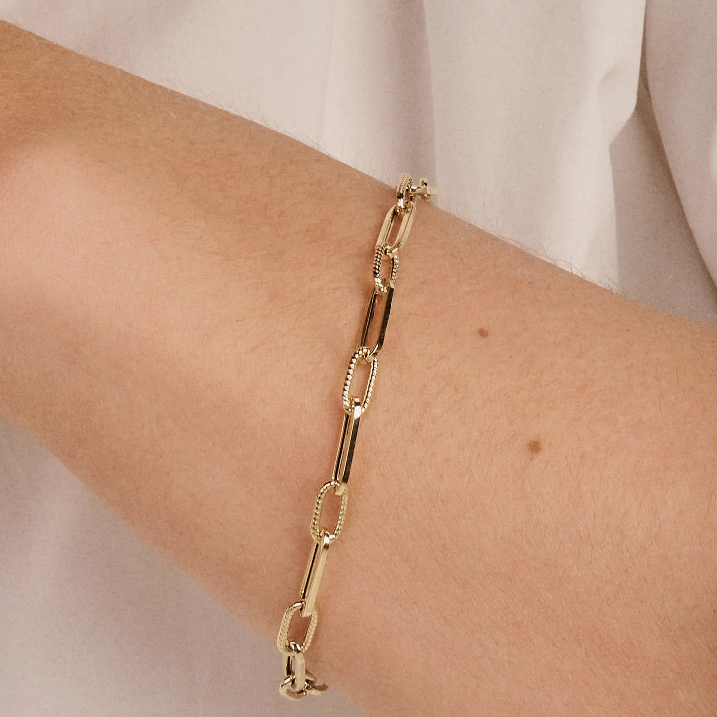 Blush geelgouden schakel armband